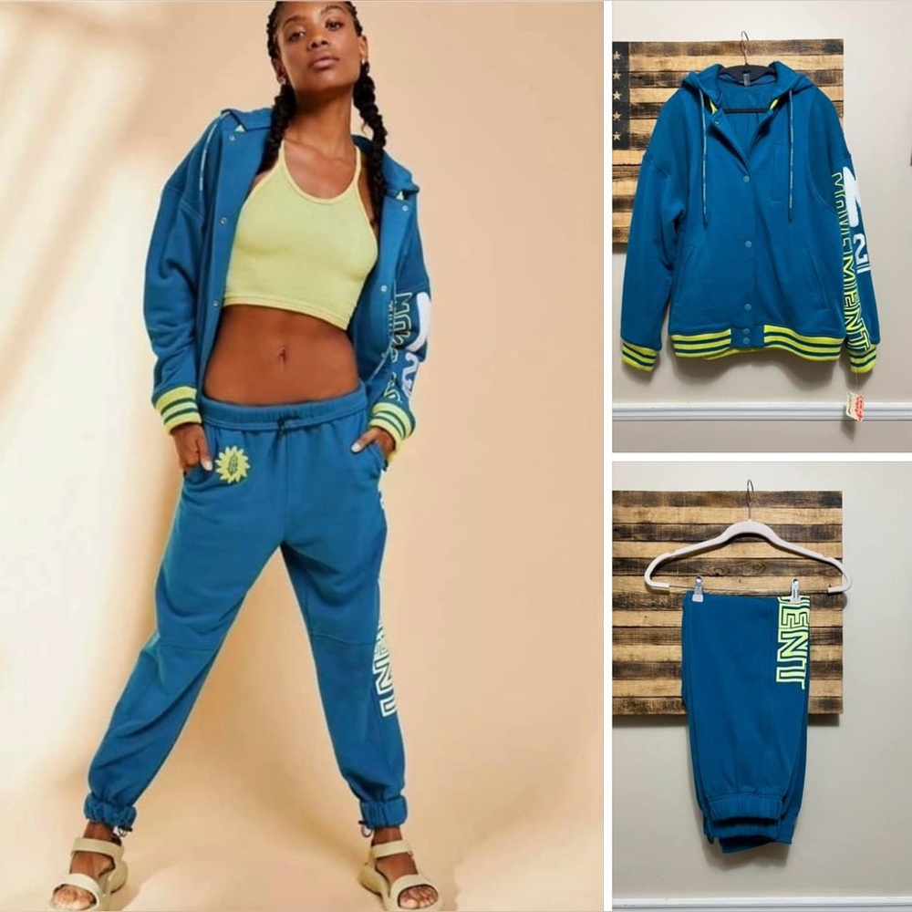 NWT FP Movement Post Up Graphic Set